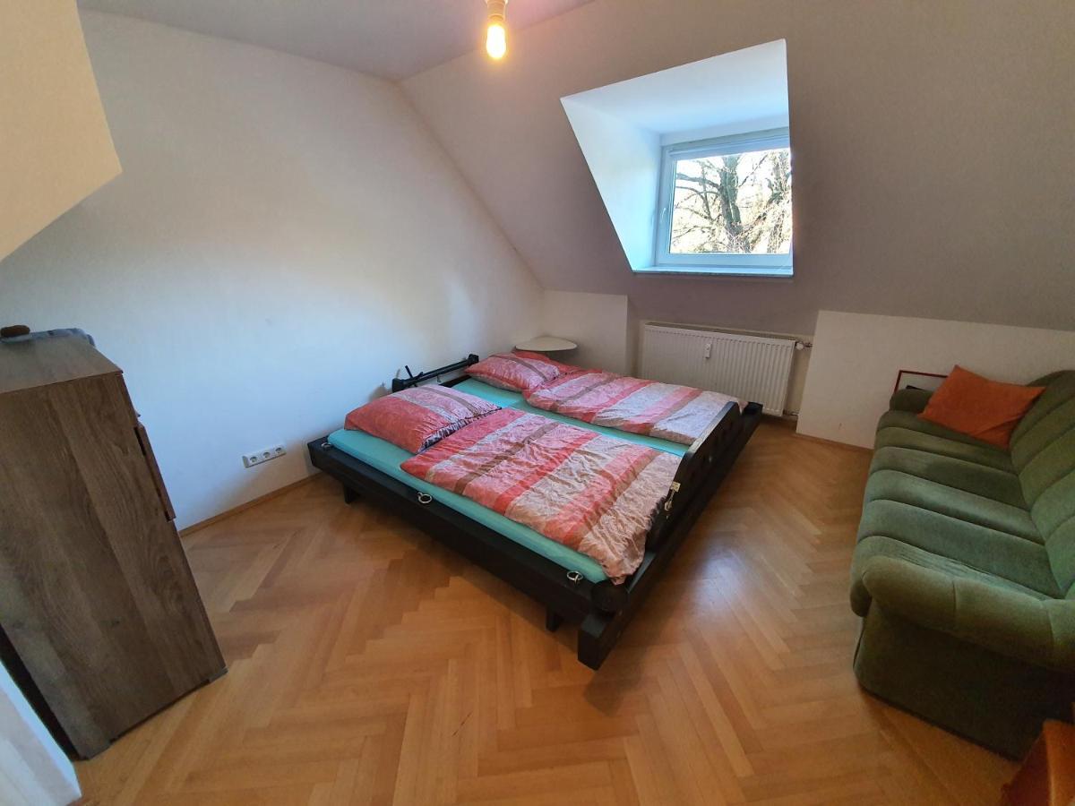 Idyllische Penthouse-wohnung In Super Lage *
