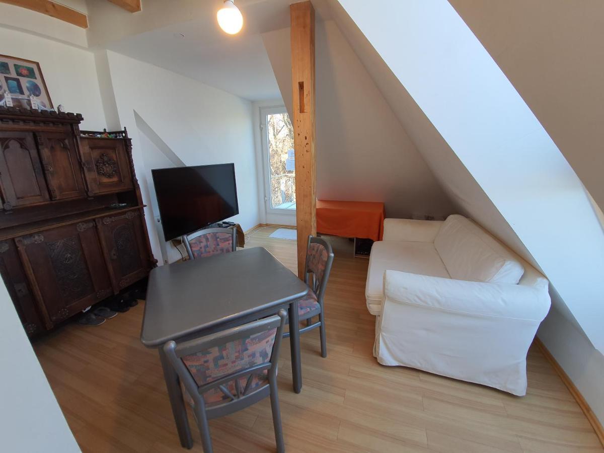 Idyllische Penthouse-wohnung In Super Lage Apartment